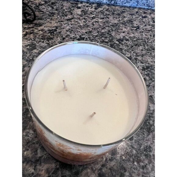 Bath And Body Works VANILLA & PEACH TEA Candle BBW - Picture 3 of 4